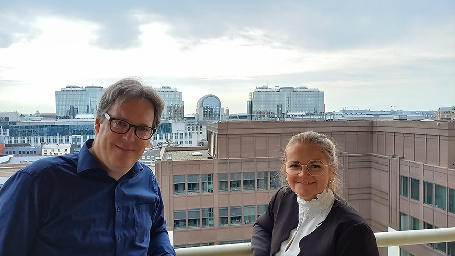 Professor Jürgen Pfeffer and Valerie Schegk, TUM, in front of the European Parliament before the hearing on Human Rights and Artificial Intelligence