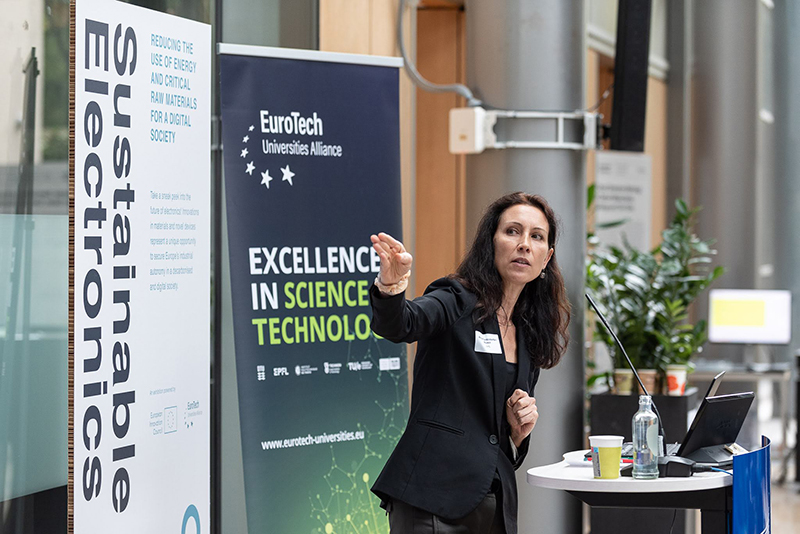 Anna Fontcuberta i Morral, EPFL